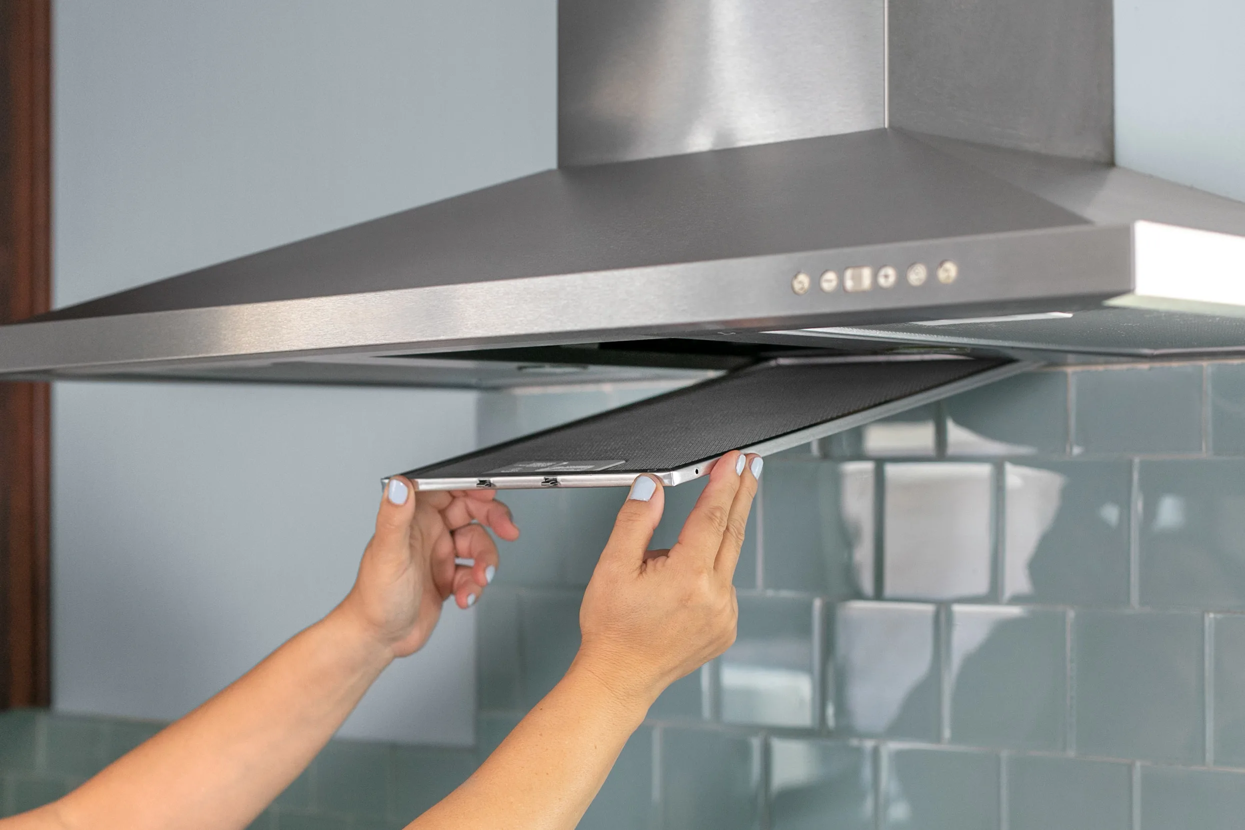 how-to-clean-kitchen-exhaust-fan-grease-1706945191